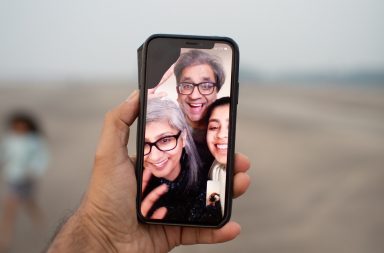Anruf Familie digital übers Handy