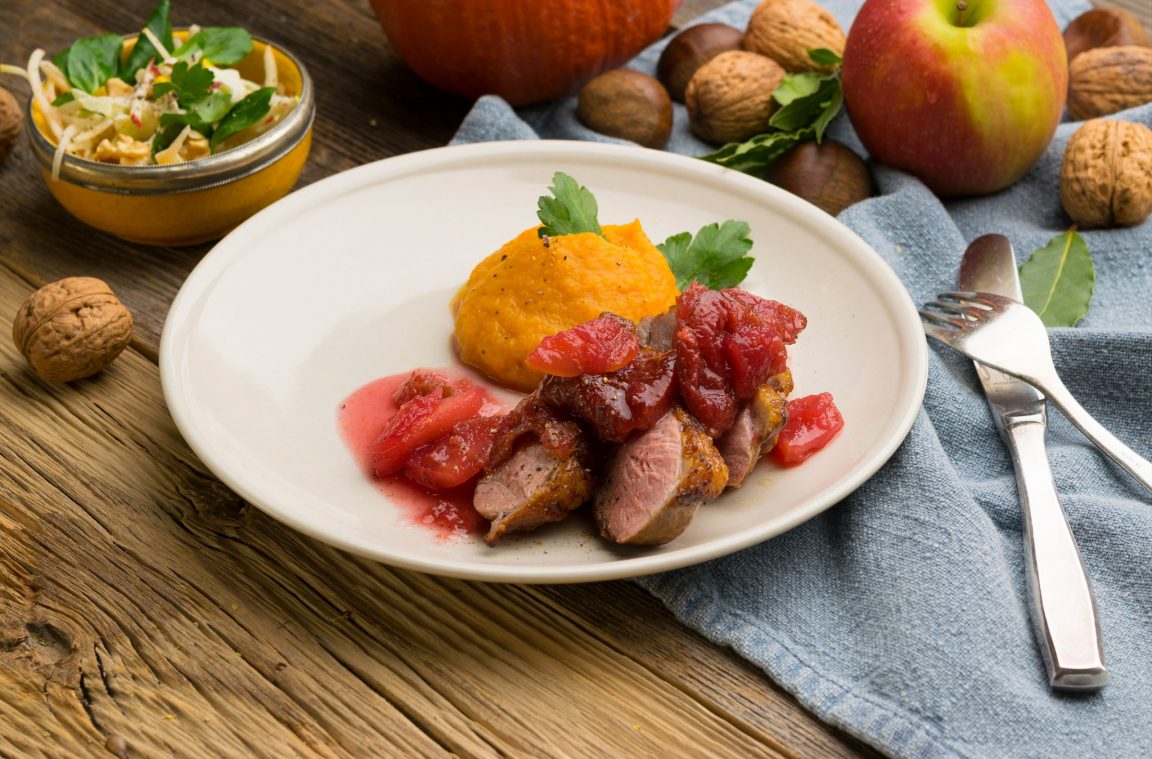 Entenbrustfilets mit Pflaumensauce – SCHÖNE JAHRE