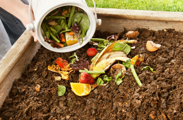 Winterfeste Gartenpflege: Kompostieren